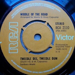 Middle Of The Road - Tweedle Dee, Tweedle Dum 7 Inch Vinyl Single (7 Inch Record) (Jukebox Record)