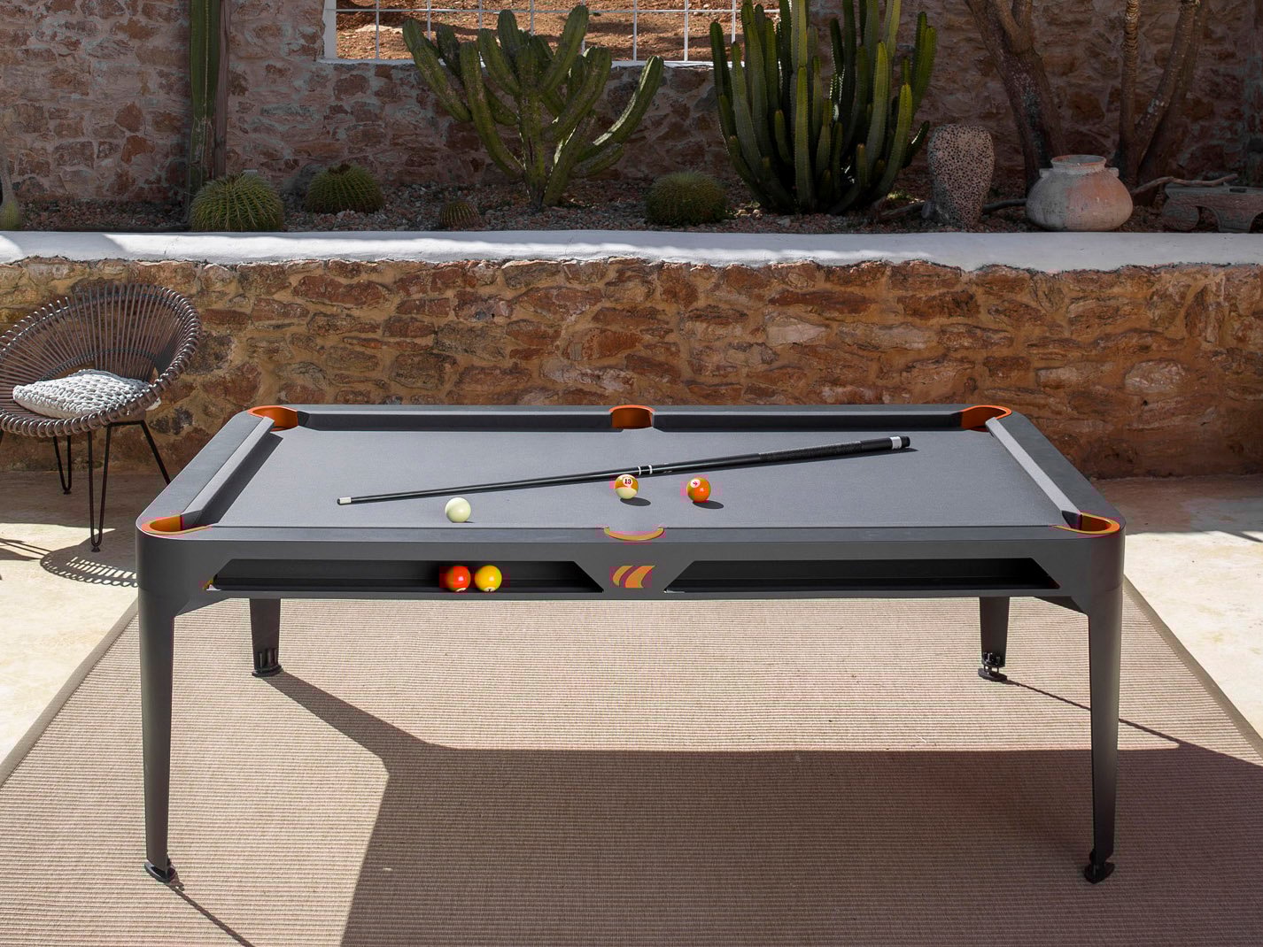 Cornilleau Hyphen Outdoor American Pool Dining Table – 7ft